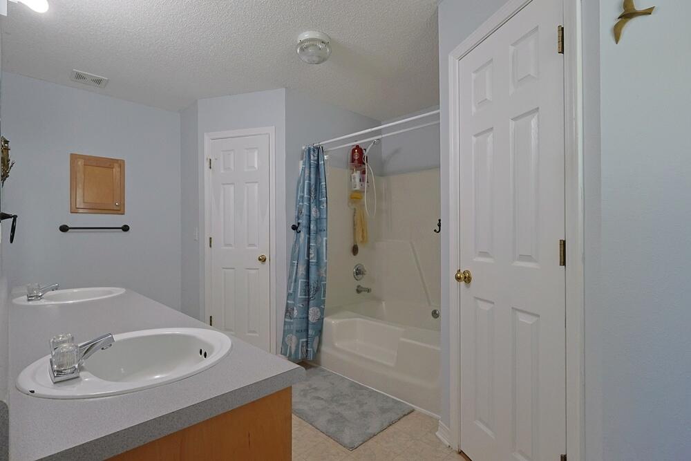 5205 Whitehurst Lane Crestview, FL 32536 - Photo 22 of 35 Main Bath.2