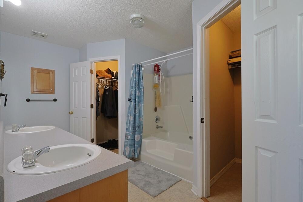 5205 Whitehurst Lane Crestview, FL 32536 - Photo 23 of 35 Main Bath.3