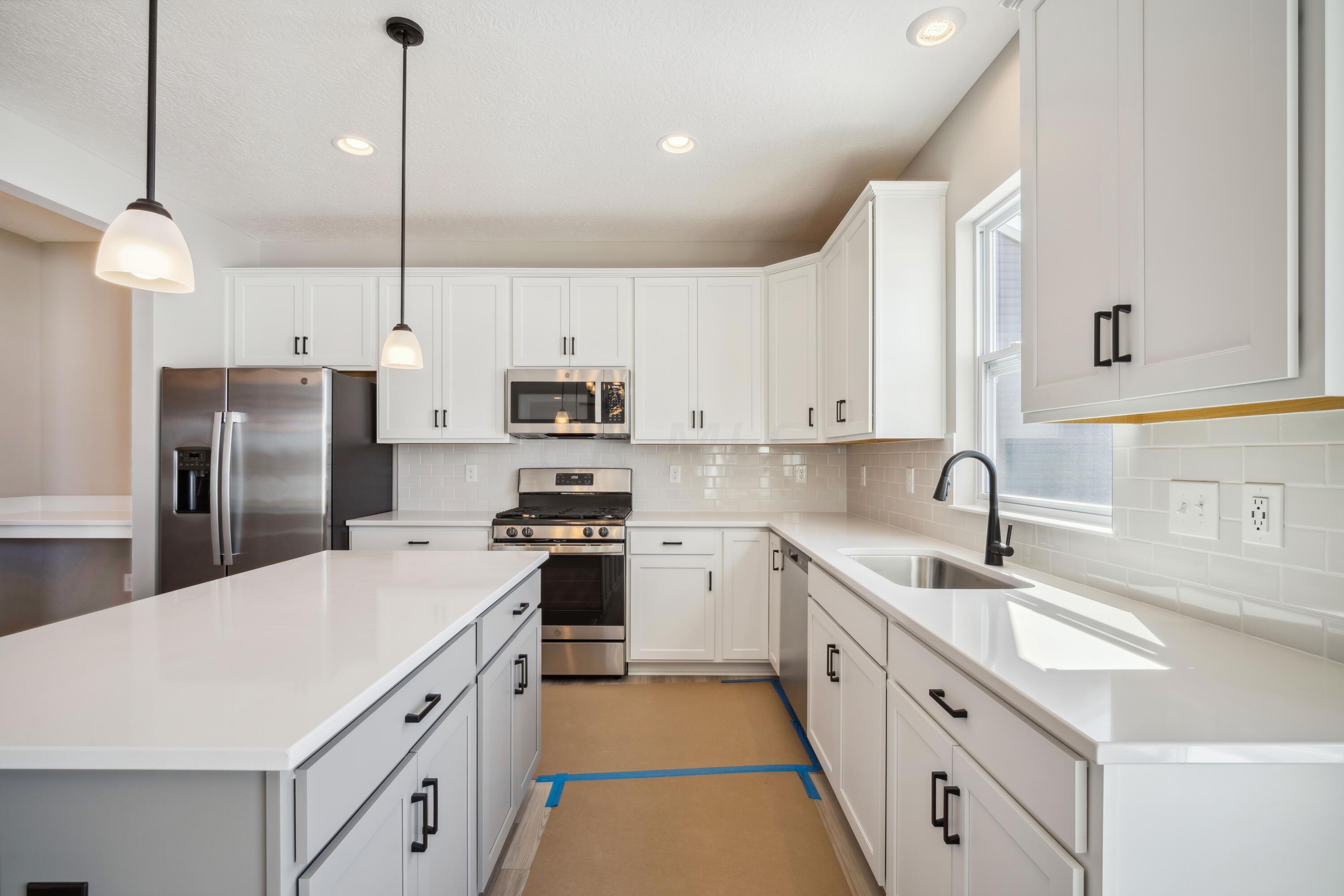 53 Chambers Bay Road Commercial Point, OH 43116 - Photo 11 of 33 Kitchen