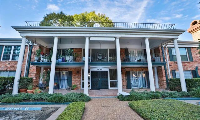 $295,000 | 3400 Timmons Lane, Unit 48, Houston, TX 77027