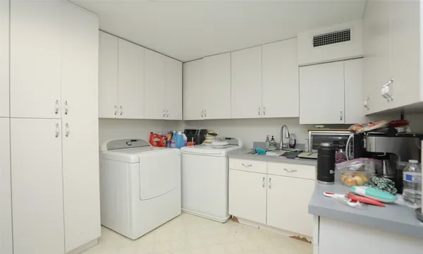 $295,000 | 3400 Timmons Lane, Unit 48, Houston, TX 77027