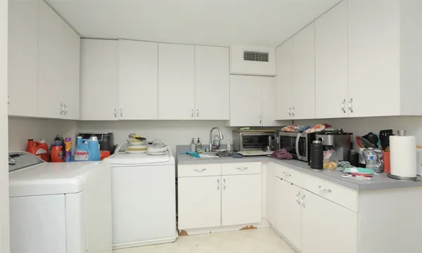 $295,000 | 3400 Timmons Lane, Unit 48, Houston, TX 77027