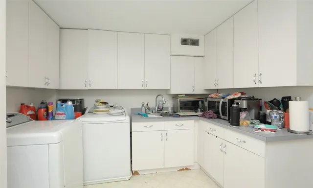 $295,000 | 3400 Timmons Lane, Unit 48, Houston, TX 77027