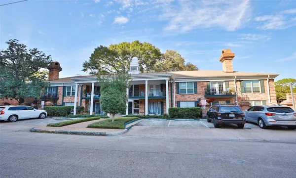 $295,000 | 3400 Timmons Lane, Unit 48, Houston, TX 77027