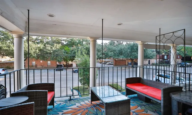 $295,000 | 3400 Timmons Lane, Unit 48, Houston, TX 77027