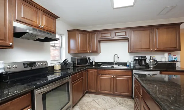 $295,000 | 3400 Timmons Lane, Unit 48, Houston, TX 77027