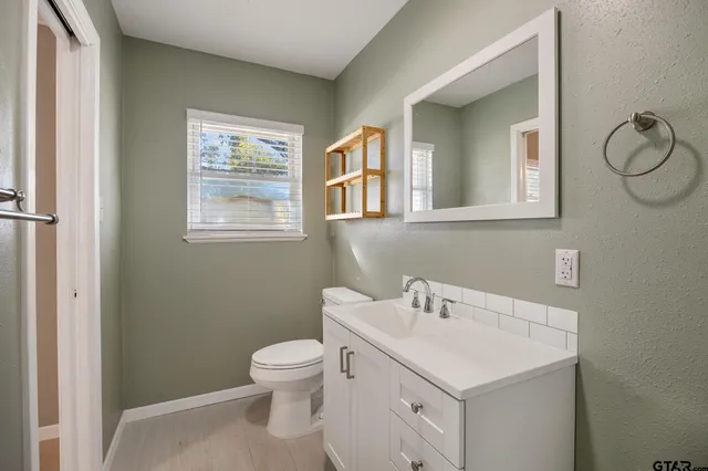 $290,000 | 291 East Main Street, Van, TX 75790