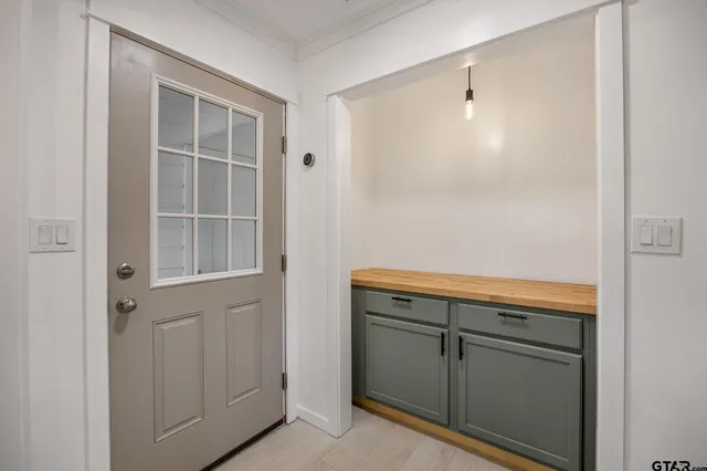 a view of empty room