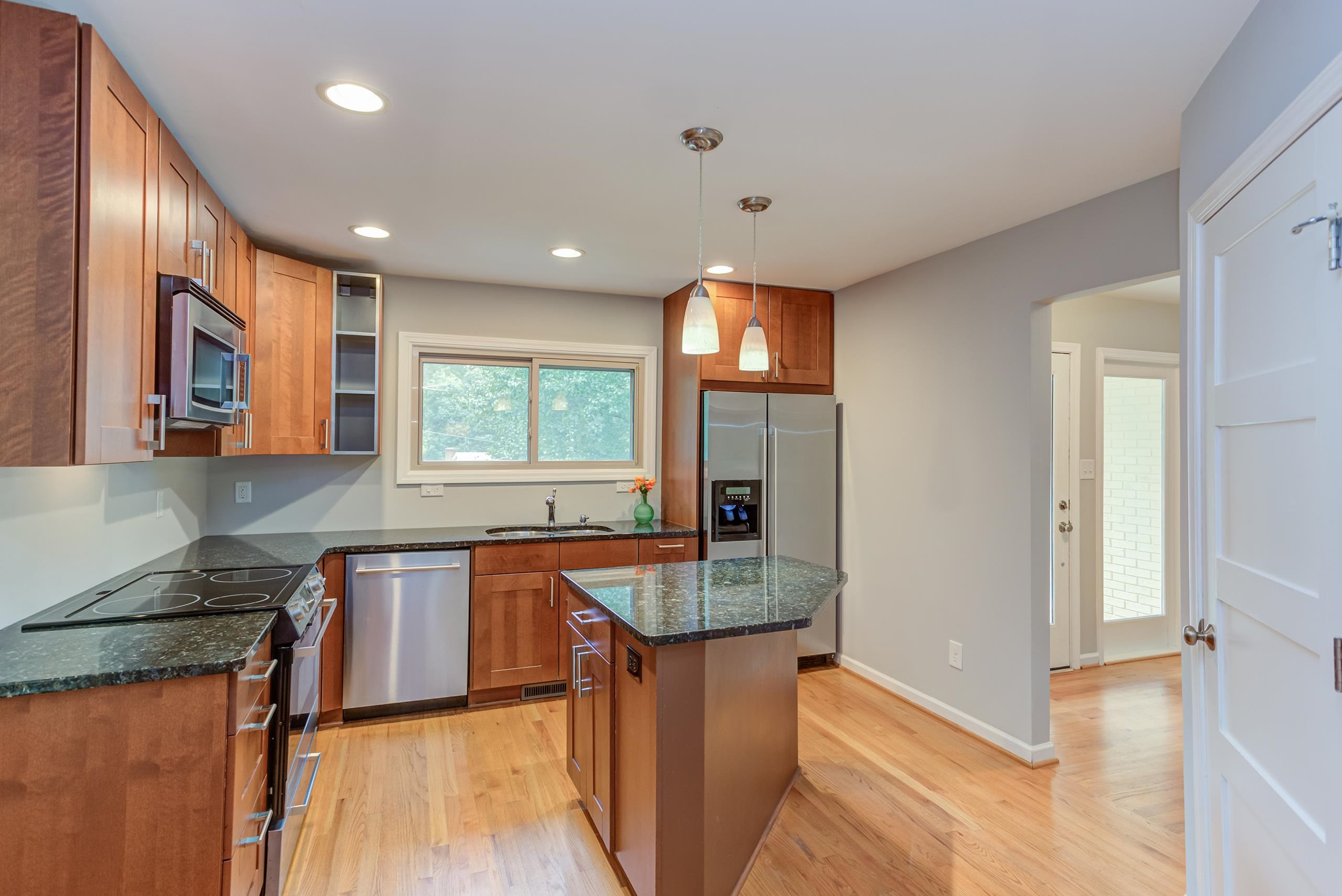 912 Winona Road Raleigh, NC 27609 - Photo 5 of 30 Photo 5