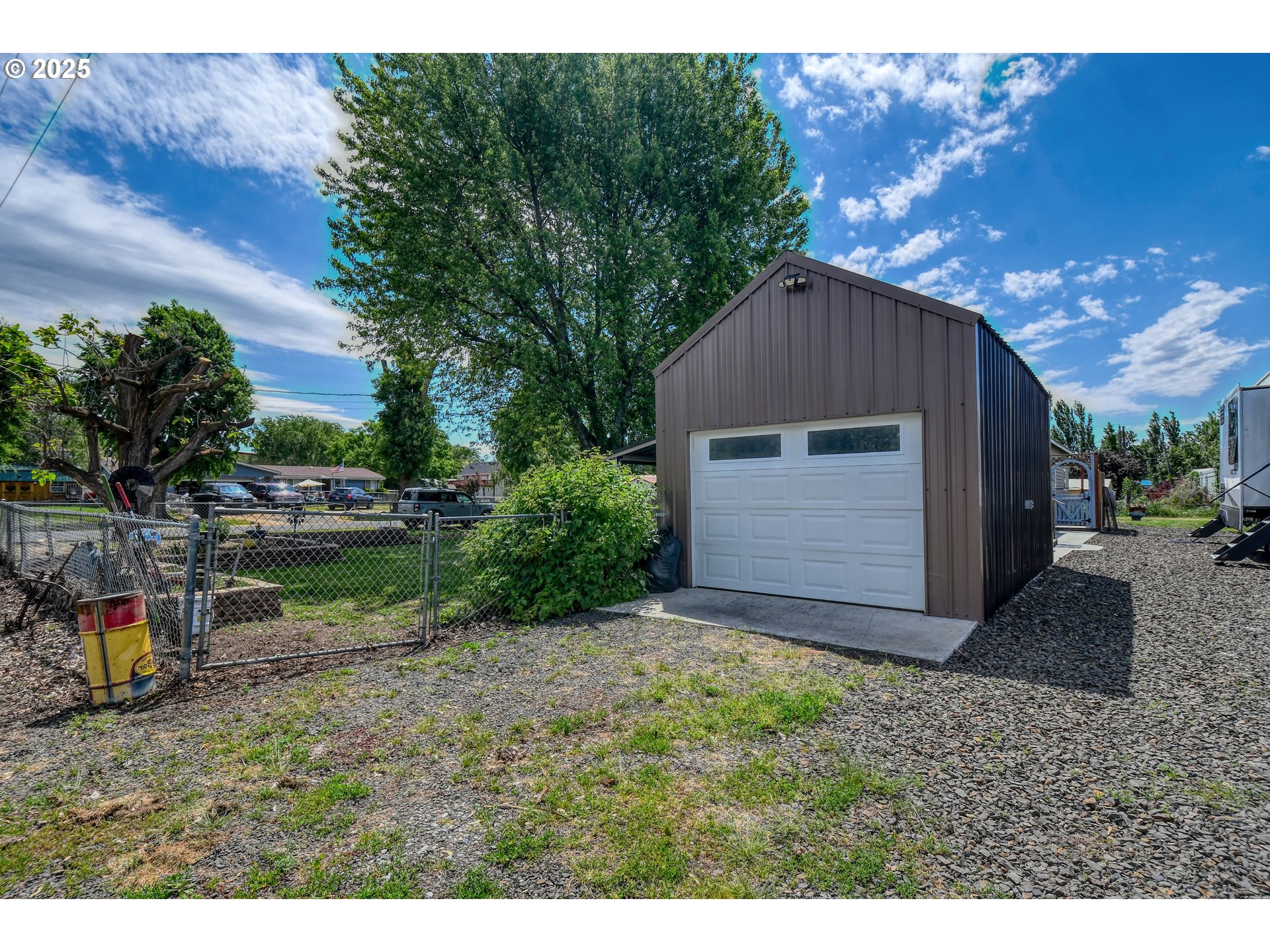 330 2nd Street Athena, OR 97813 - Photo 28 of 30 a backyard of a house with lots of green space