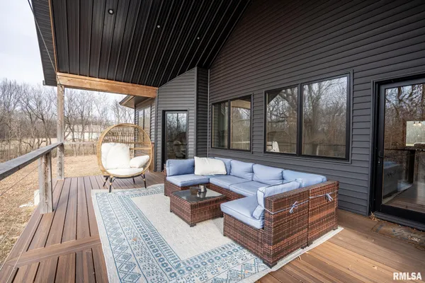 $819,999 | 857 Ariel View Lane, De Soto, IL 62924