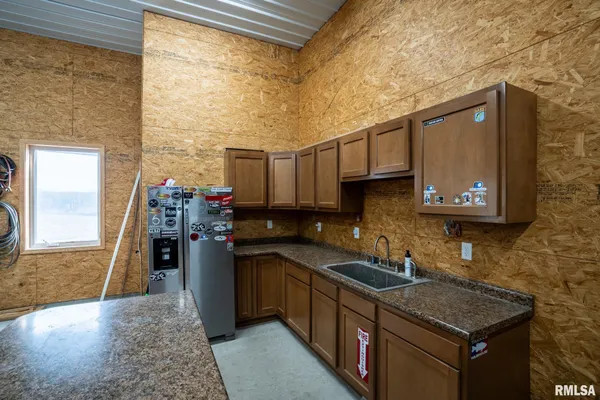 $819,999 | 857 Ariel View Lane, De Soto, IL 62924