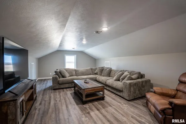 $819,999 | 857 Ariel View Lane, De Soto, IL 62924