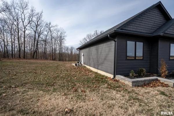 $819,999 | 857 Ariel View Lane, De Soto, IL 62924