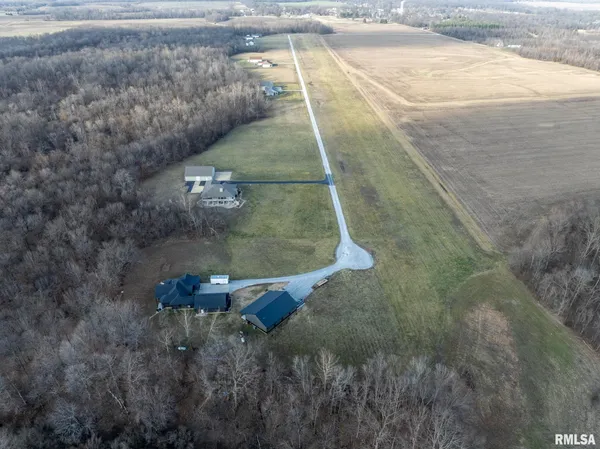 $819,999 | 857 Ariel View Lane, De Soto, IL 62924