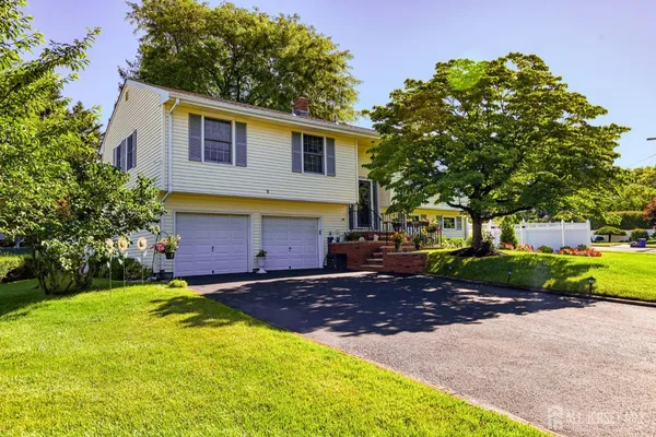 $715,000 | 9 Janet Court, Milltown, NJ 08850