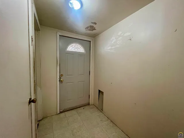 $119,900 | 2345 Southeast Virginia Avenue, Topeka, KS 66605