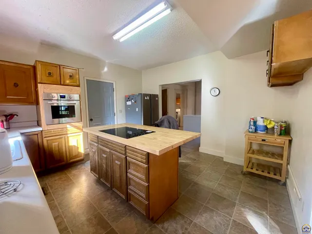 $119,900 | 2345 Southeast Virginia Avenue, Topeka, KS 66605