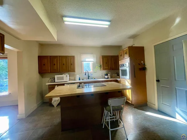 $119,900 | 2345 Southeast Virginia Avenue, Topeka, KS 66605