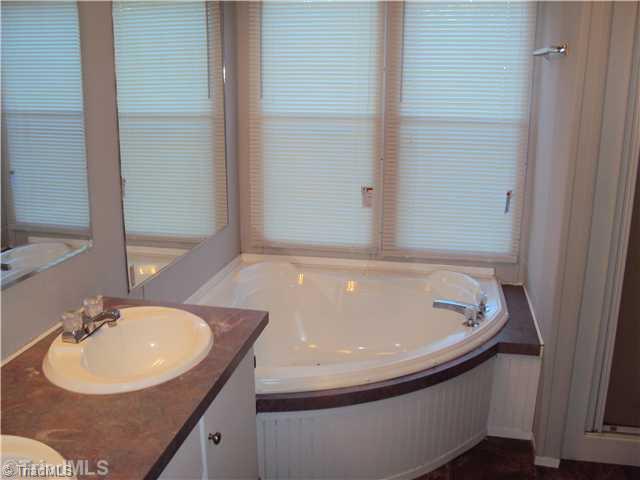 210 Arrowhead Ruffin, NC 27326 - Photo 4 of 12 Master Bath/Spa.