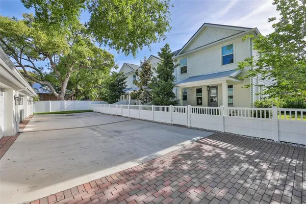 $749,000 | 2204 North Central Avenue, Unit 1, Tampa, FL 33602