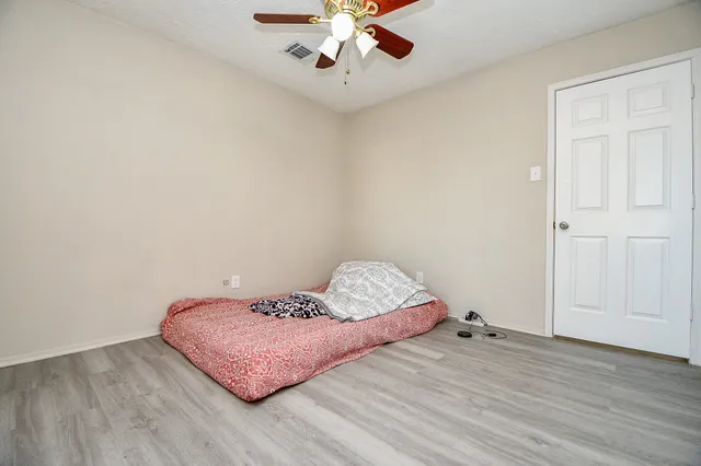 $1,900 | 1302 Brookmeade Court, Deer Park, TX 77536