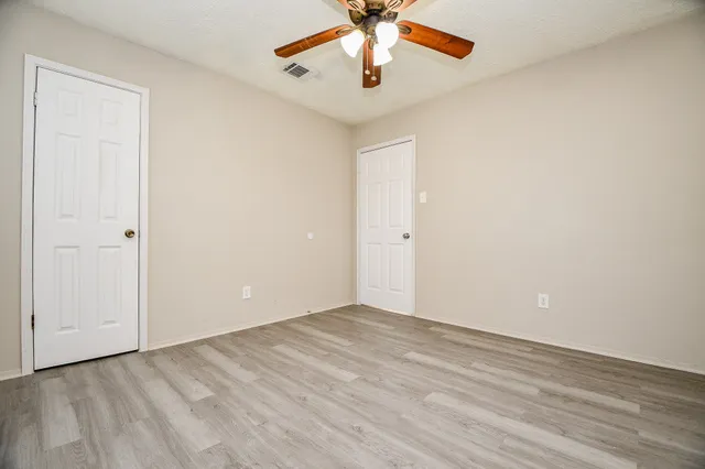 $1,900 | 1302 Brookmeade Court, Deer Park, TX 77536