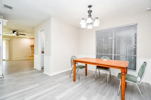 $1,900 | 1302 Brookmeade Court, Deer Park, TX 77536