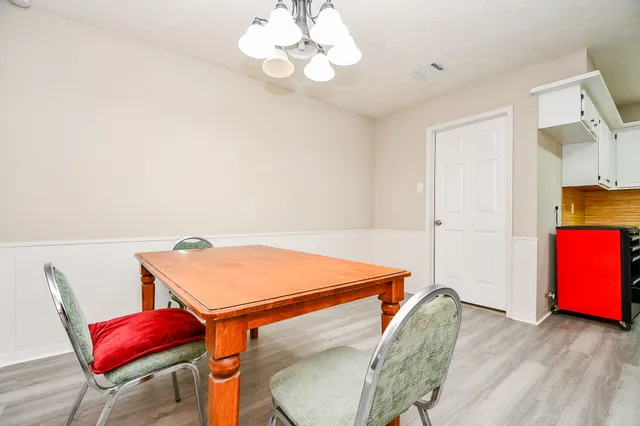 $1,900 | 1302 Brookmeade Court, Deer Park, TX 77536