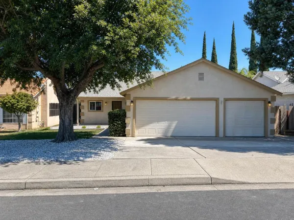 $449,900 | 1574 Sun River Street, Oakdale, CA 95361