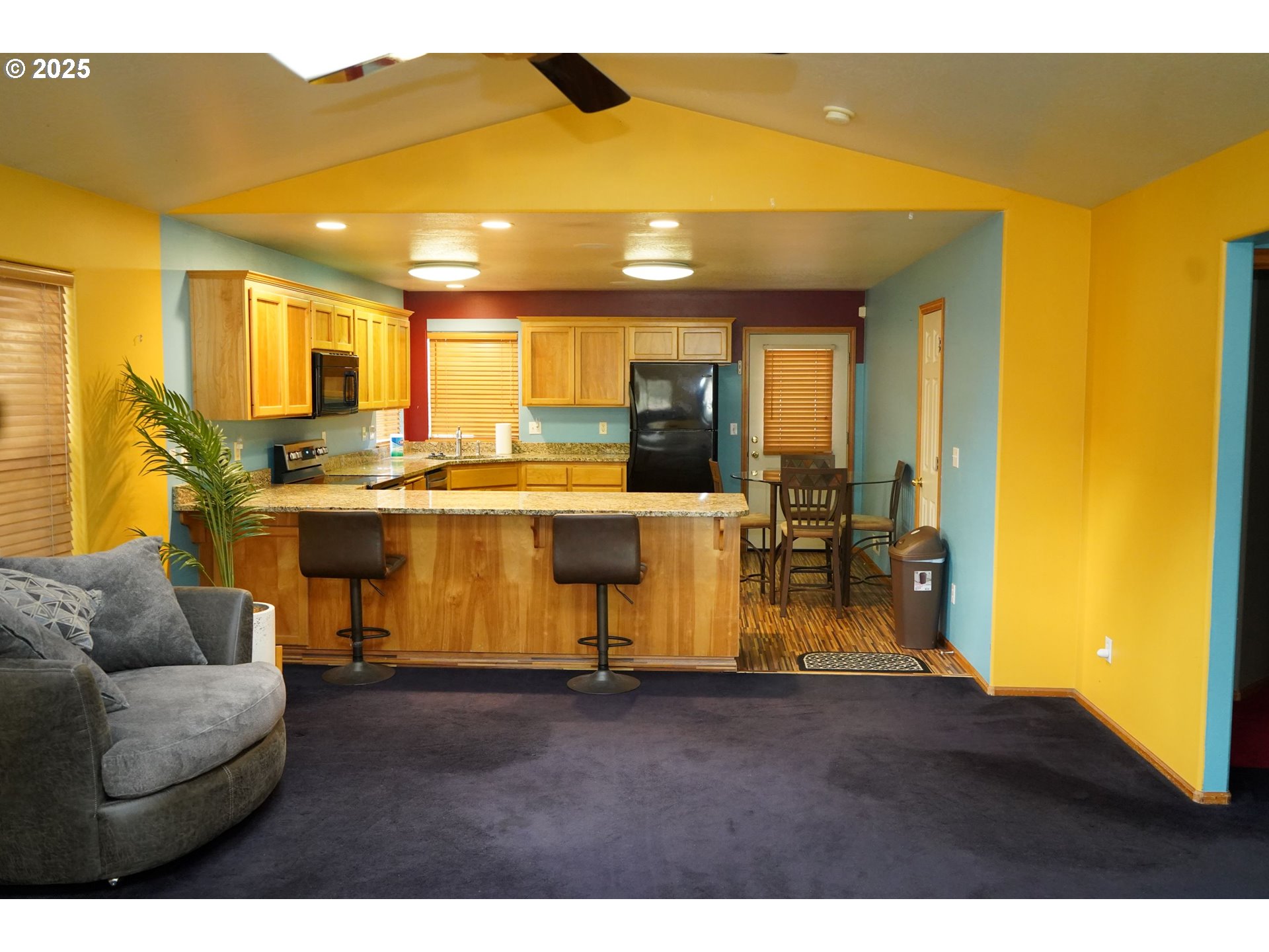 507 Littlewood Drive Eugene, OR 97404 - Photo 5 of 9