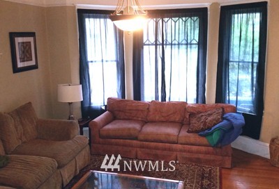 567 Valley Street Seattle, WA 98109 - Photo 3 of 4