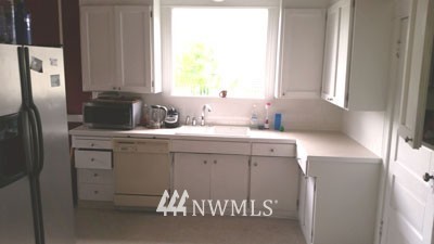 567 Valley Street Seattle, WA 98109 - Photo 4 of 4