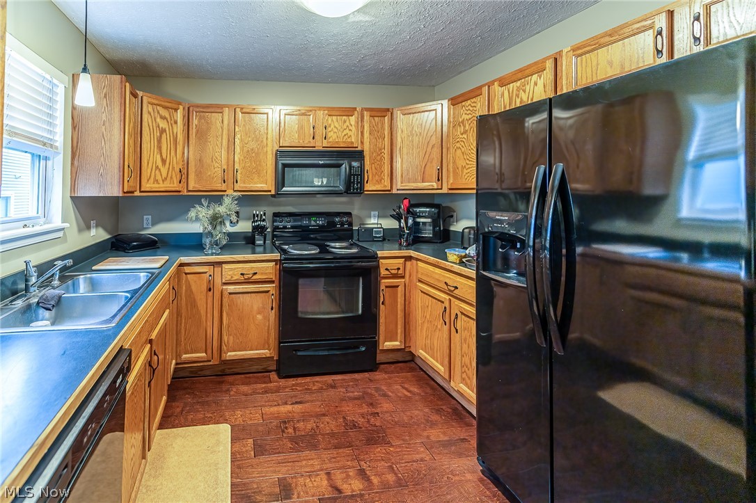 3163 Castleton Court Akron, OH 44312 - Photo 6 of 18
