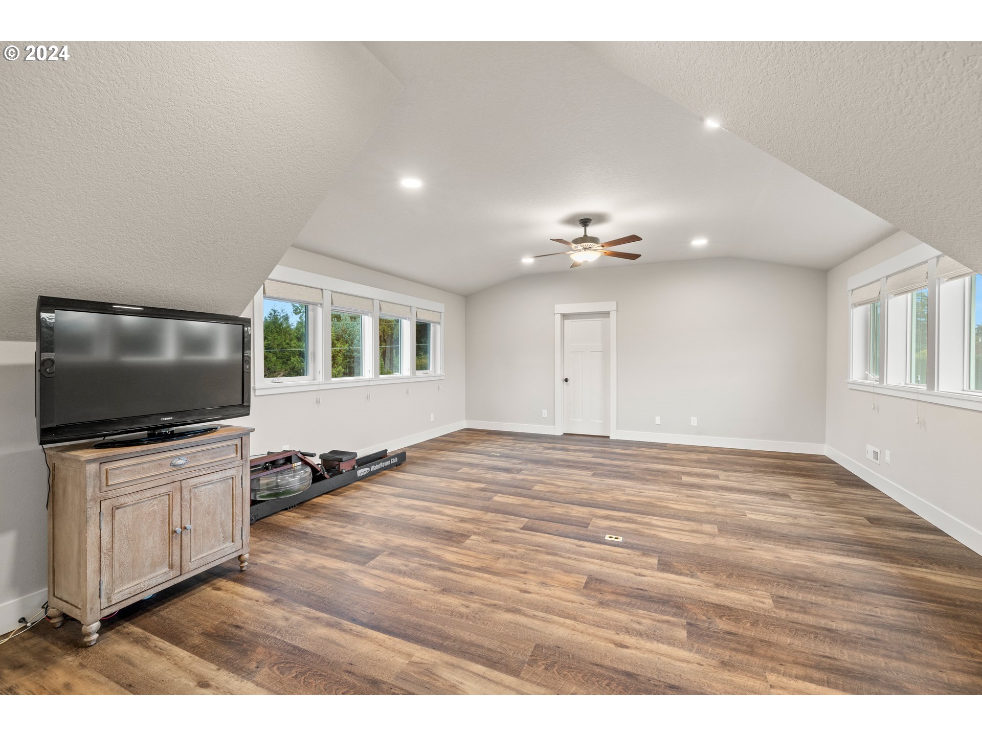 15560 Northeast Eilers Road Aurora, OR 97002 - Photo 25 of 43 Gallery Image 25