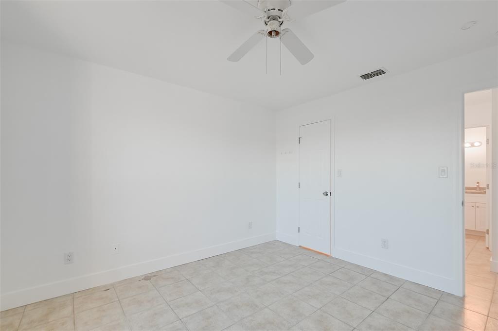 1400 Gandy Boulevard North, Unit 412 St. Petersburg, FL 33702 - Photo 27 of 44 a view of an empty room