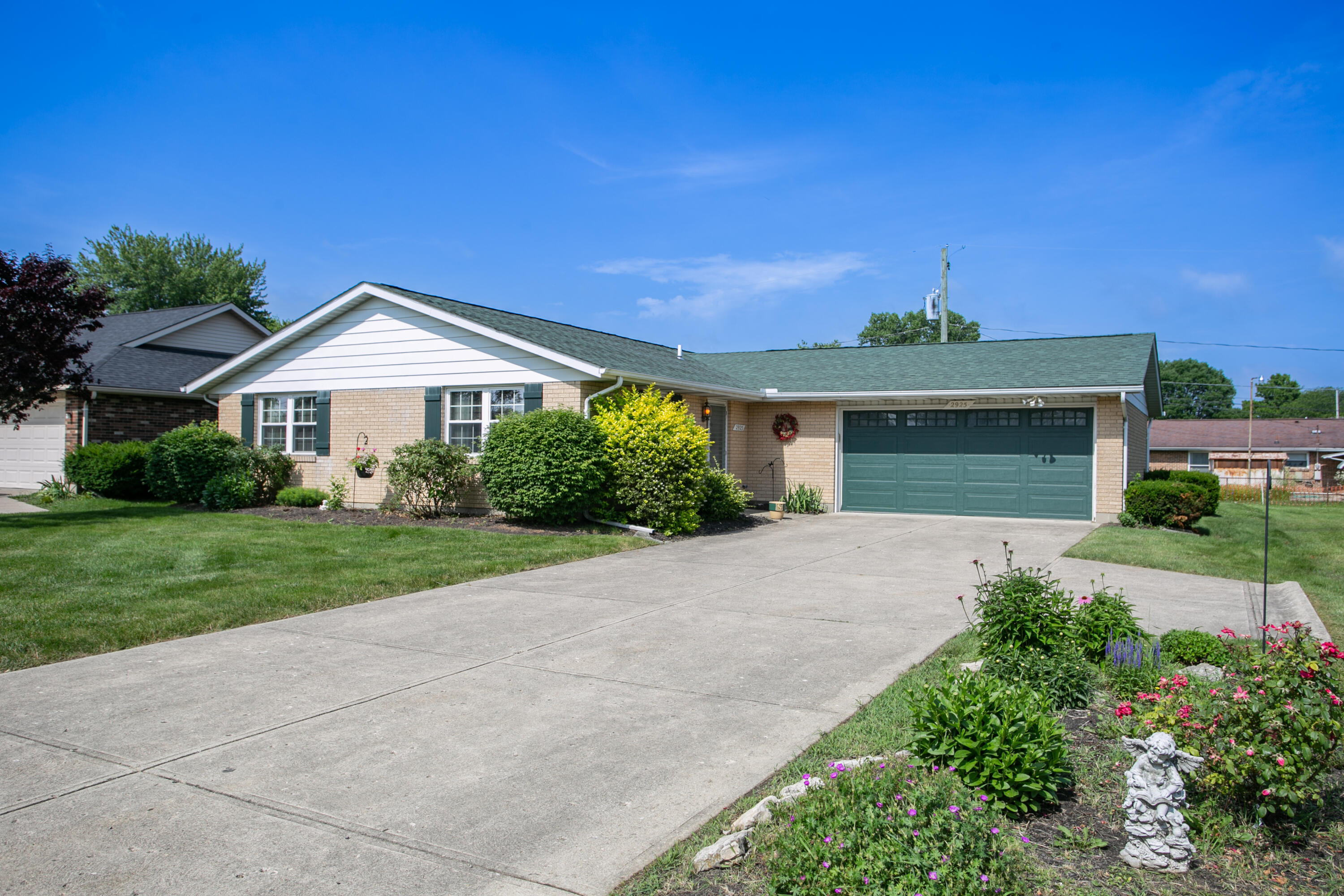 2925 Derr Road Springfield, OH 45503 - Photo 4 of 42 Gallery Image 4