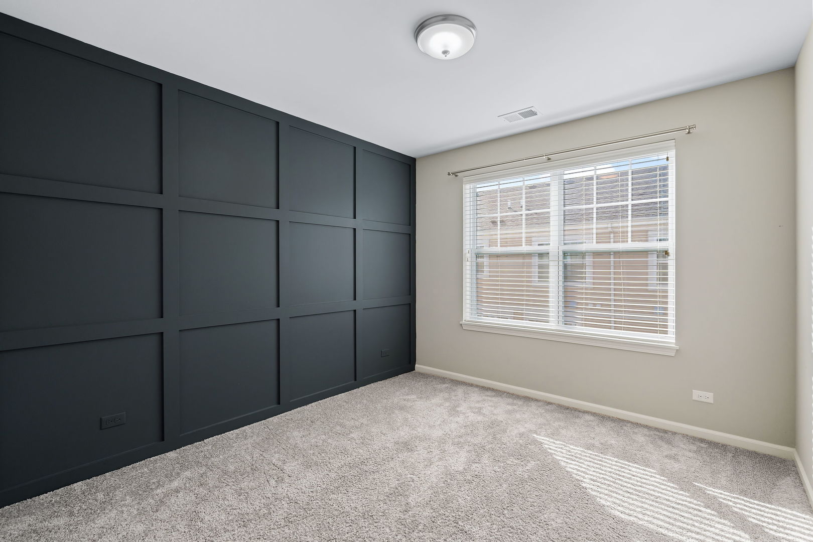 830 Center Street Des Plaines, IL 60016 - Photo 10 of 16 a view of an empty room with a window