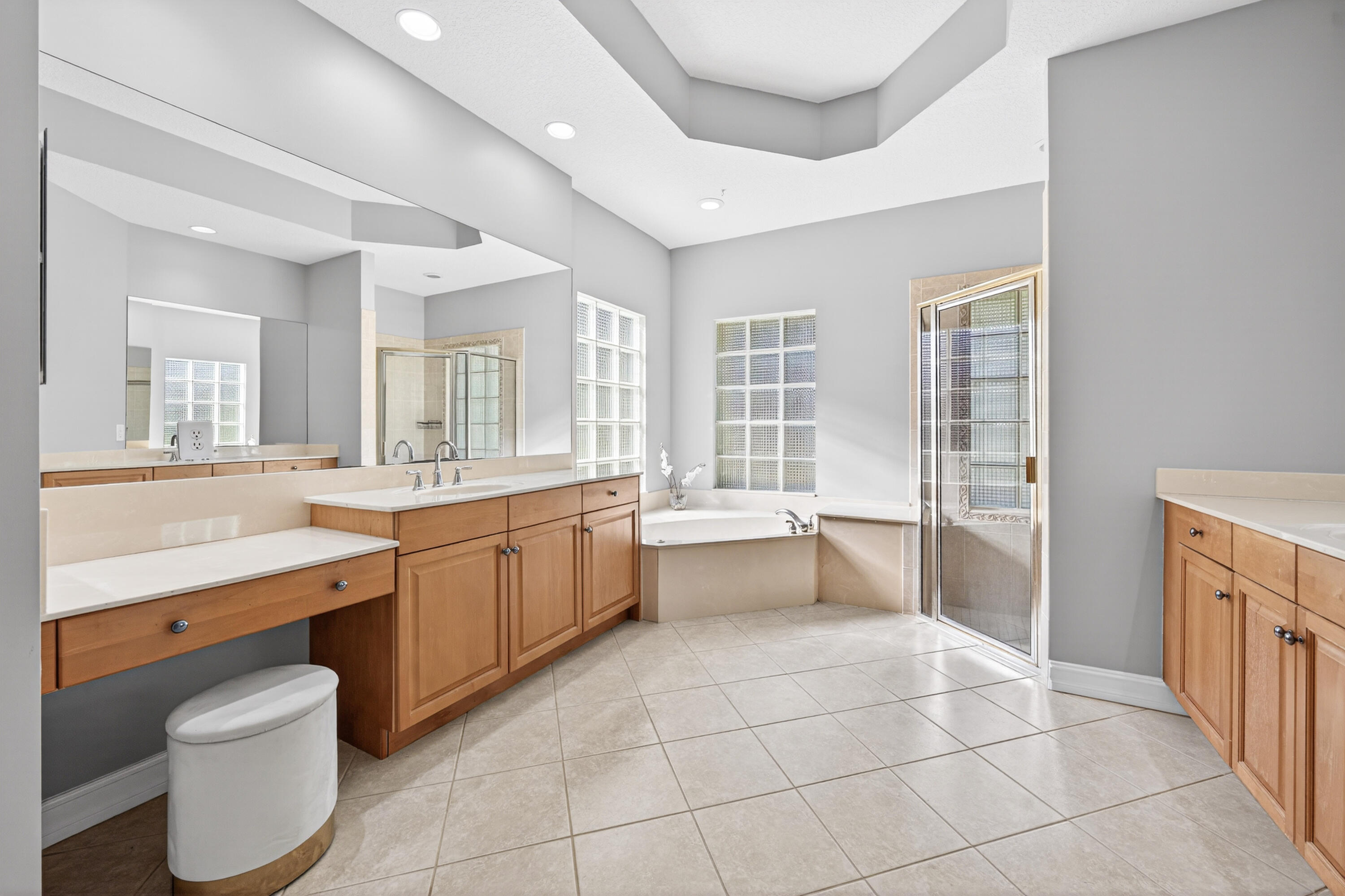 138 Mystic Lane Jupiter, FL 33458 - Photo 27 of 56 MASTER BATH