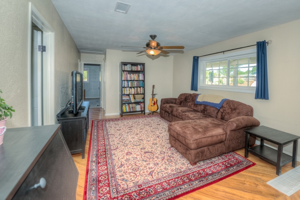 12705 Roca Grande Drive Poway, CA 92064 - Photo 9 of 25
