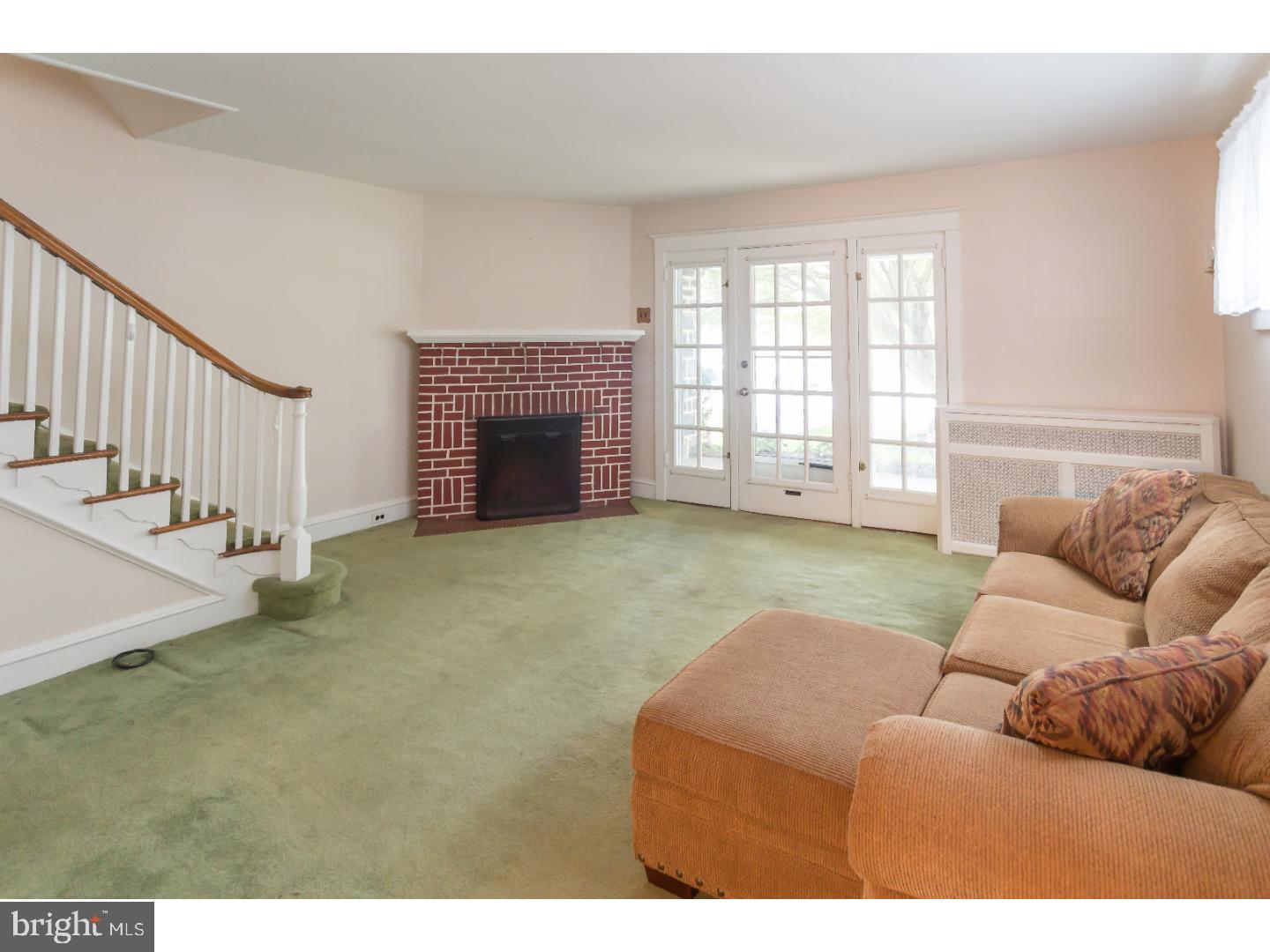 129 Sycamore Road Havertown, PA 19083 - Photo 3 of 25