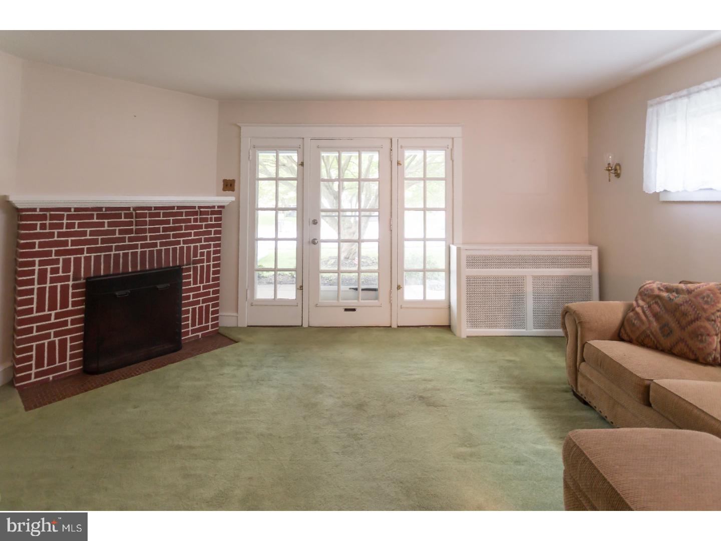 129 Sycamore Road Havertown, PA 19083 - Photo 4 of 25