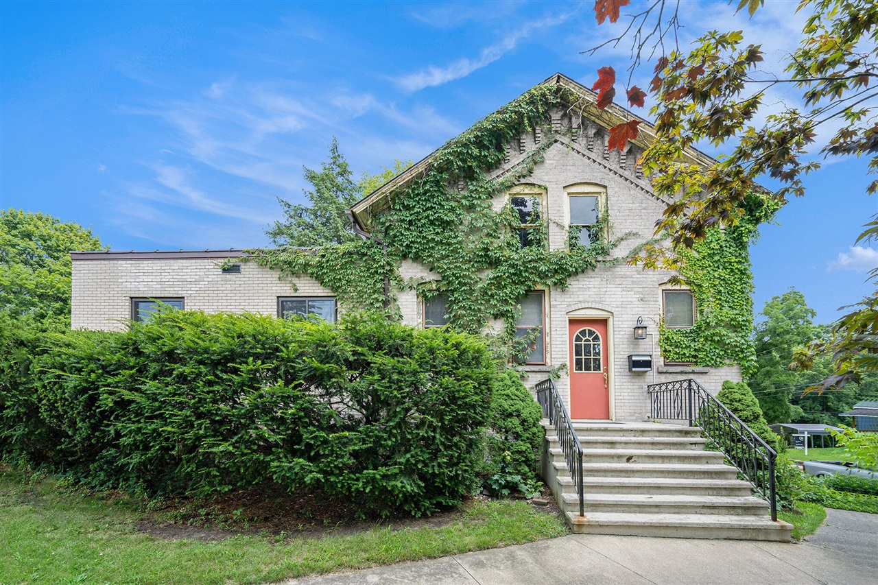 801 Portage Avenue Three Rivers, MI 49093 - Photo 2 of 24