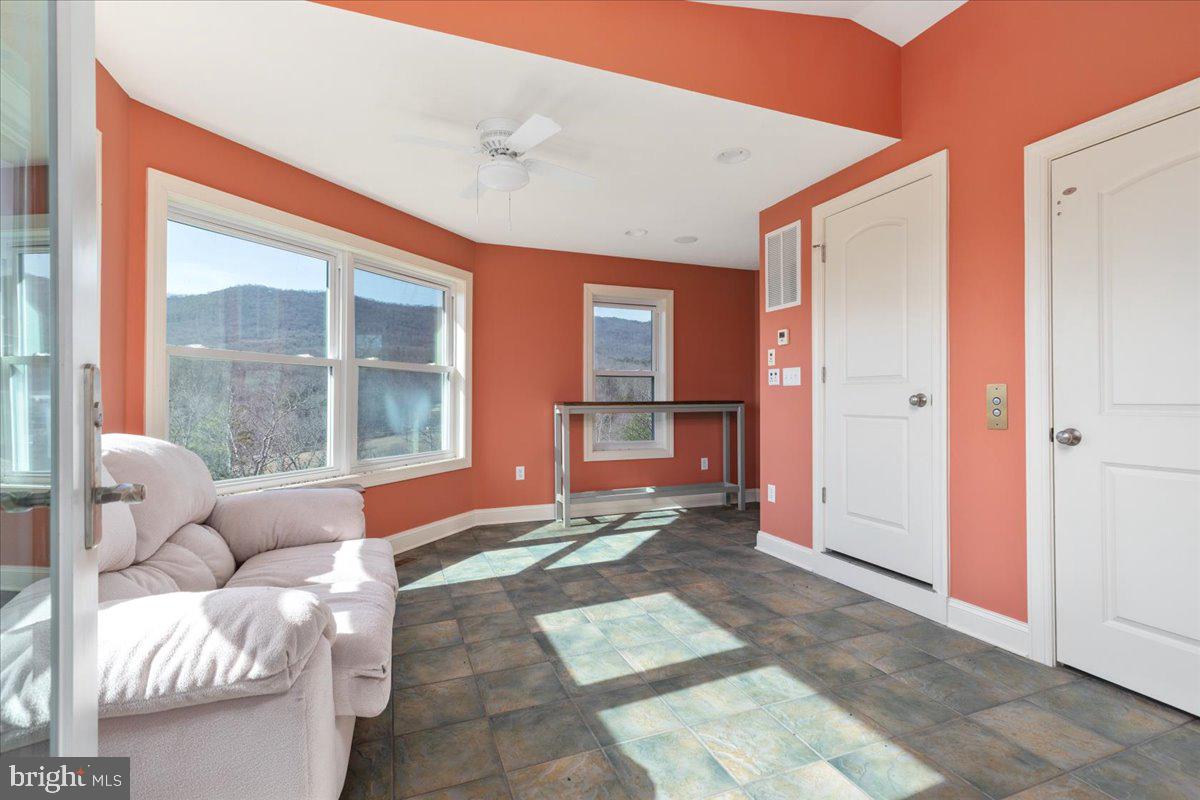 1406 Panhandle Road Bentonville, VA 22610 - Photo 56 of 118 Family Room