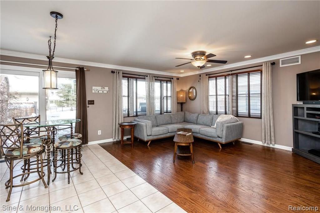 1242 Hampton Road Grosse Pointe Woods, MI 48236 - Photo 14 of 50