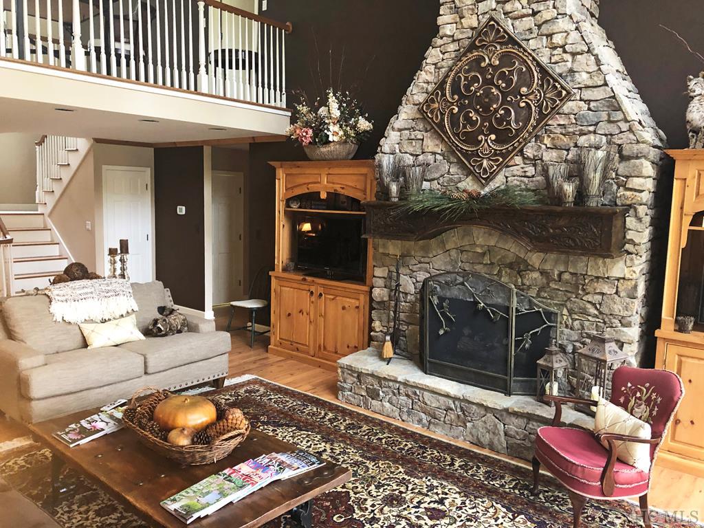 165 Mossy Rock Road Sapphire, NC 28774 - Photo 10 of 28 Gallery Image 10
