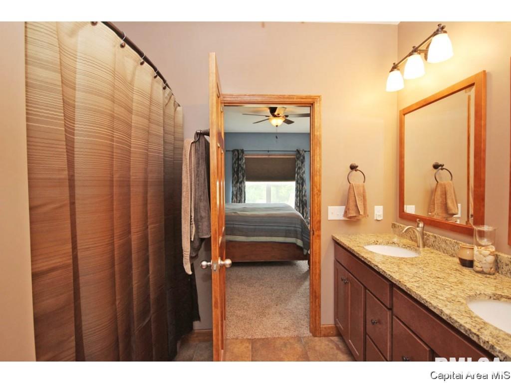 14230 Dixon Road Auburn, IL 62615 - Photo 19 of 36 Gallery Image 19