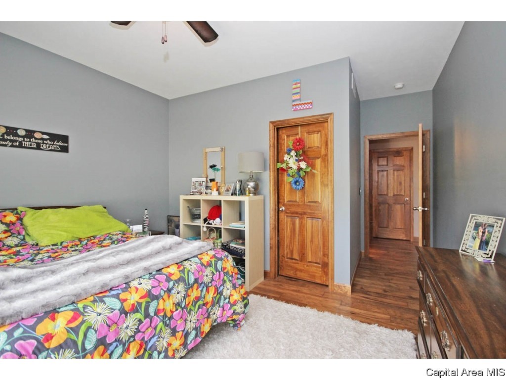 14230 Dixon Road Auburn, IL 62615 - Photo 21 of 36 Gallery Image 21