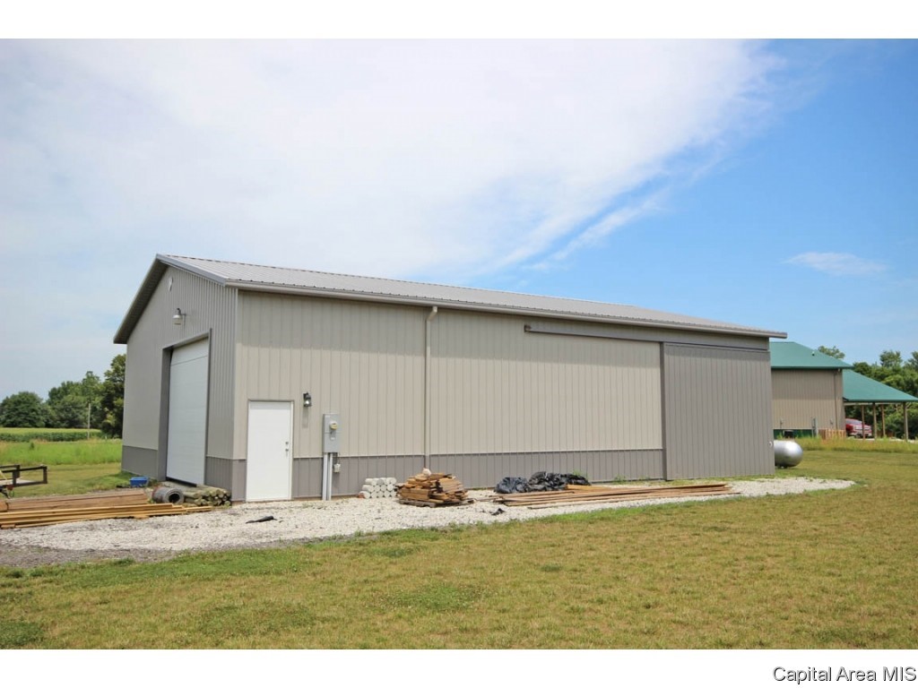 14230 Dixon Road Auburn, IL 62615 - Photo 32 of 36 Gallery Image 32