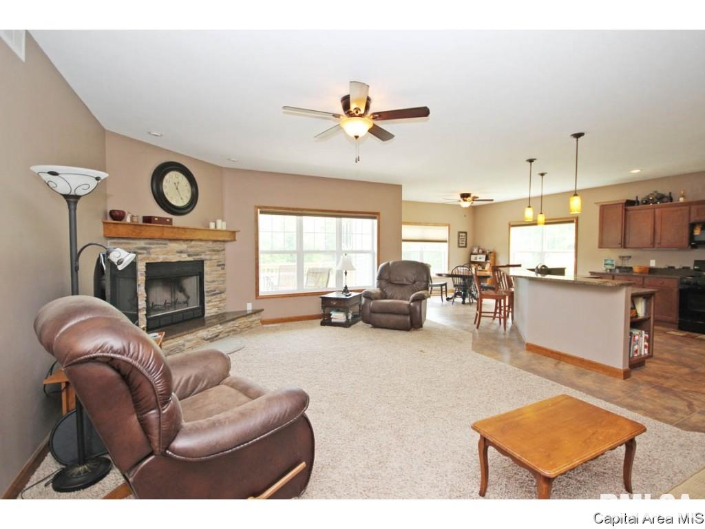 14230 Dixon Road Auburn, IL 62615 - Photo 7 of 36 Gallery Image 7